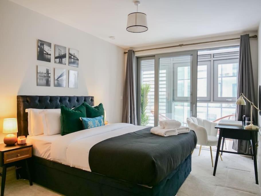 Apartamento Stylish Urban Sanctuary With Parking Londres Exterior foto