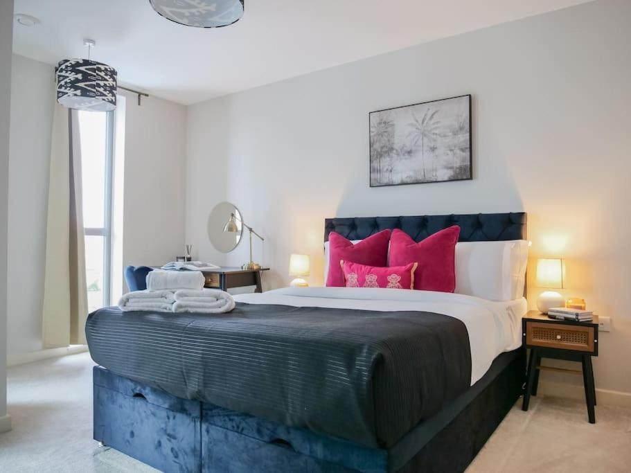 Apartamento Stylish Urban Sanctuary With Parking Londres Exterior foto