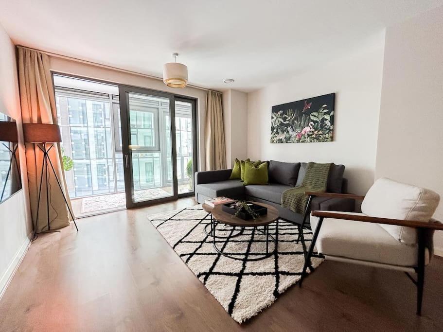 Apartamento Stylish Urban Sanctuary With Parking Londres Exterior foto