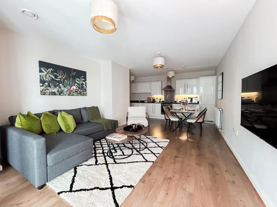 Apartamento Stylish Urban Sanctuary With Parking Londres Exterior foto