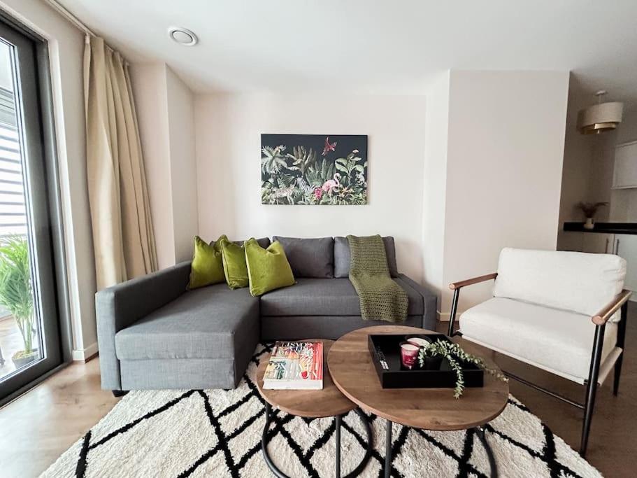 Apartamento Stylish Urban Sanctuary With Parking Londres Exterior foto