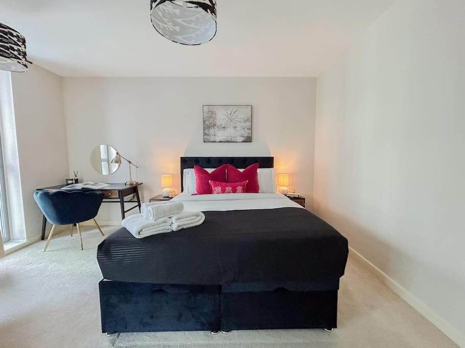Apartamento Stylish Urban Sanctuary With Parking Londres Exterior foto