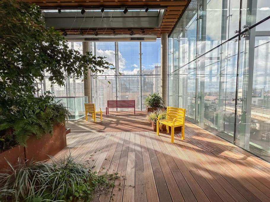 Apartamento Stylish Urban Sanctuary With Parking Londres Exterior foto
