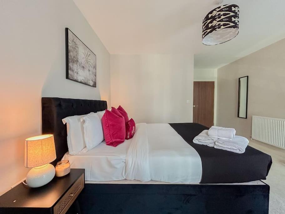 Apartamento Stylish Urban Sanctuary With Parking Londres Exterior foto