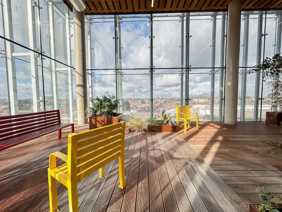 Apartamento Stylish Urban Sanctuary With Parking Londres Exterior foto